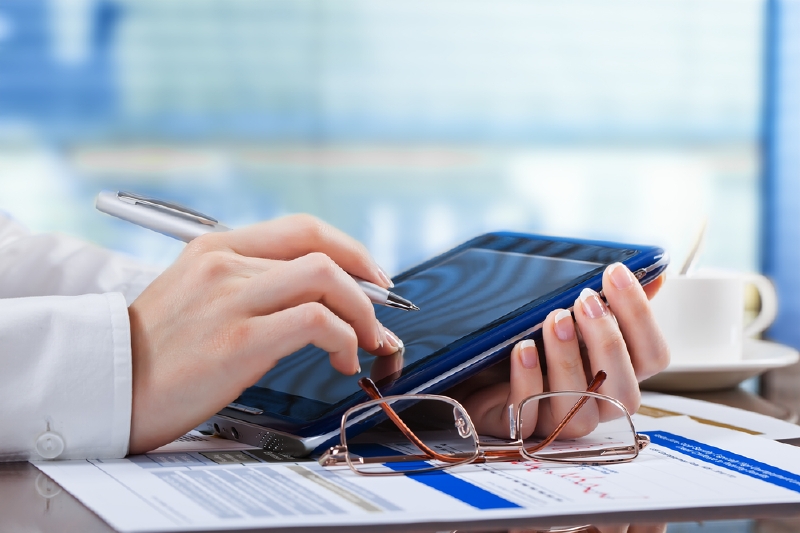 Podle plánů MF by od roku 2016 pokladny obchodníků měly být napojeny na internet a informace o každé přijaté platbě by okamžitě dostávaly finanční úřady (ilustrační foto).
