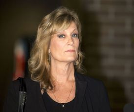 Judy Huthová obvinila Cosbyho počátkem prosince, utrpěla prý psychickou újmu a s následky se potýká celý život.