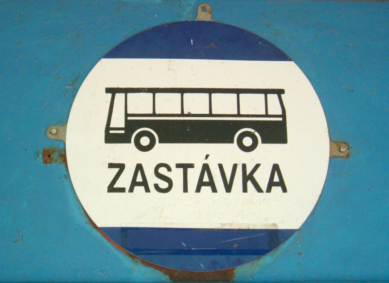 Lidé z Brna si vybírají hlas, který pro hlášení zastávek. Lidé z Brna si vybírají hlas, který pro hlášení zastávek.