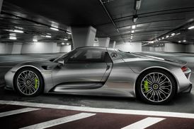 Supersportovní auto si objednali čtyři čeští zájemci.