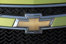 Chevrolet pozastavil v Rusku prodej svých vozů.