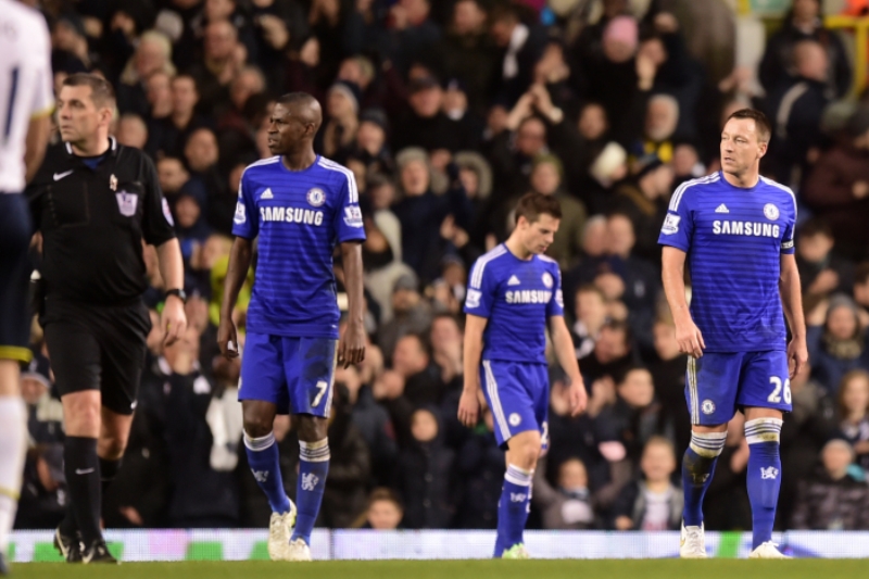 Zklamaní fotbalisté Chelsea.