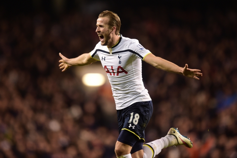 Mladý forvard Harry Kane.