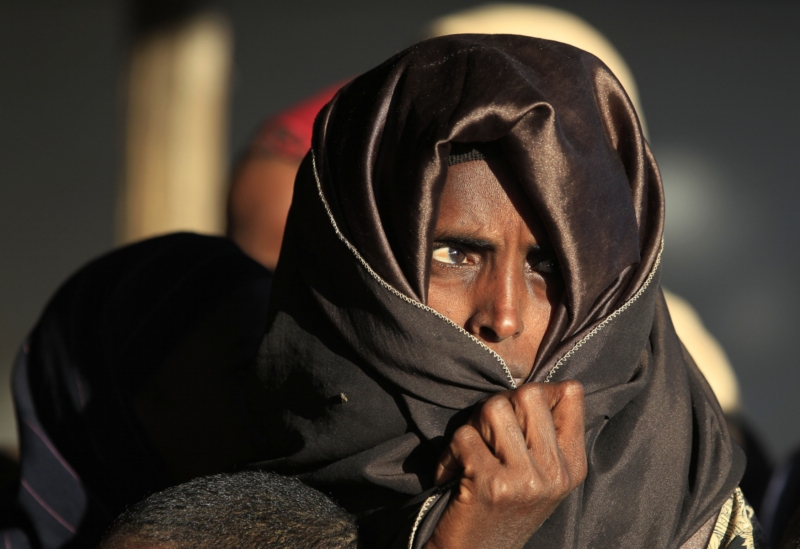 Loď u italských břehů se zhruba 450 uprchlíky ze Sierry Leone opustila posádka.