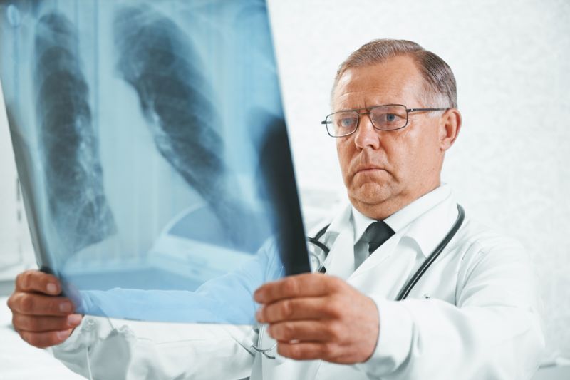 Většinu typů rakoviny vyvolávají mutace DNA, nikoli například kouření.
