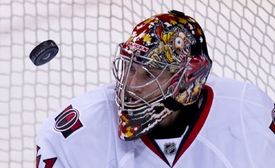 Craig Anderson z Ottawy.