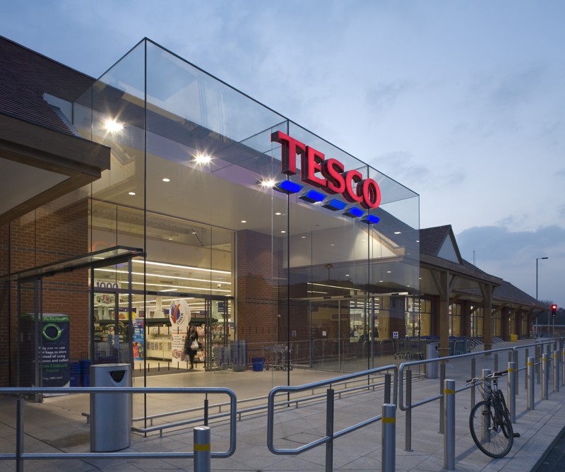 Tesco bojuje s finančními problémy. Tesco bojuje s finančními problémy.