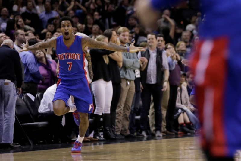 Brandon Jennings v posledním vteřinách rozhodl o výhře Detroitu.