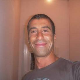 Ženatý muslim a otec dvou dětí Ahmed Merabet, který se stal jednou z obětí pachatelů masakru v redakci satirického týdeníku Charlie Hebdo.