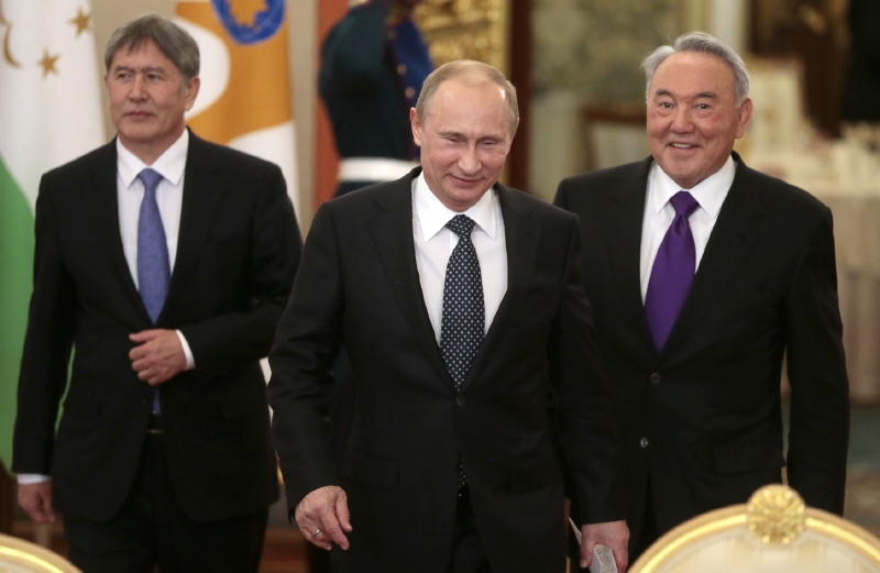 Ruský prezident Vladimir Putin se svým kazašským protějškem Nursultanem Nazarbajevem. Ruský prezident Vladimir Putin se svým kazašským protějškem Nursultanem Nazarbajevem.