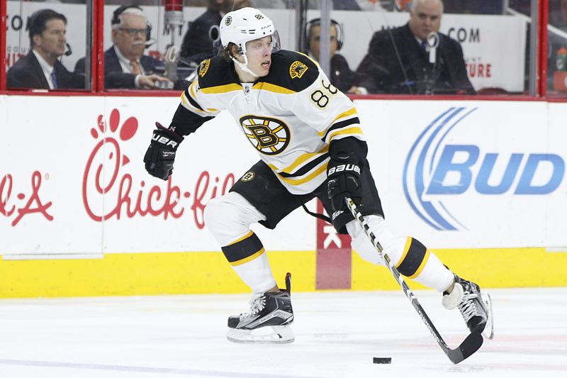 Osmnáctiletý talent David Pastrňák se blýskl svými prvními góly v NHL.