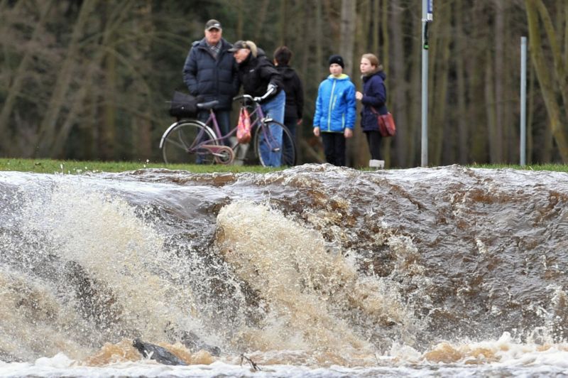 Rozvodněná Otava v Sušici, sobota 10. ledna 2015.
