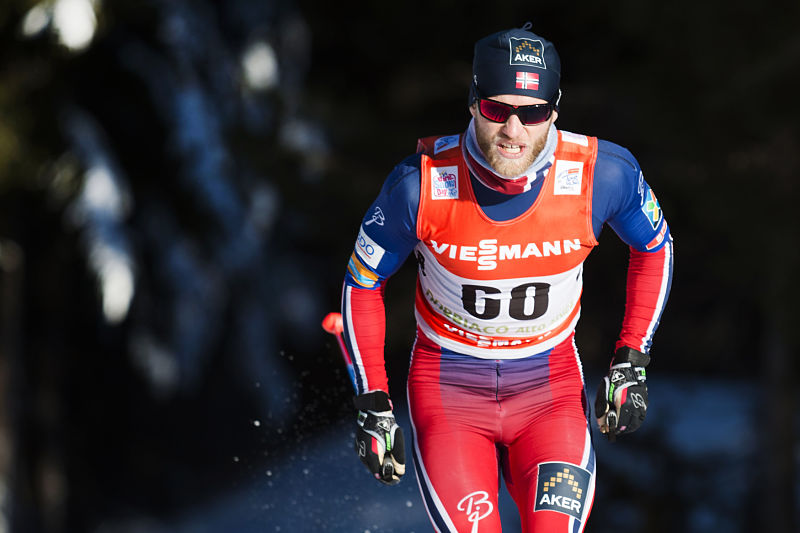 Nor Martin Johnsrud Sundby dokázal jako druhý běžec na lyžích obhájit vítězství v Tour de Ski. Nor Martin Johnsrud Sundby dokázal jako druhý běžec na lyžích obhájit vítězství v Tour de Ski.