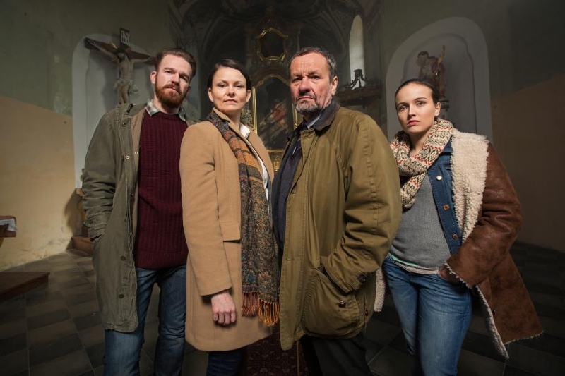 Případ pro exorcistu - Stanislav Majer, Klára Melíšková, Miroslav Krobot, Tereza Voříšková.