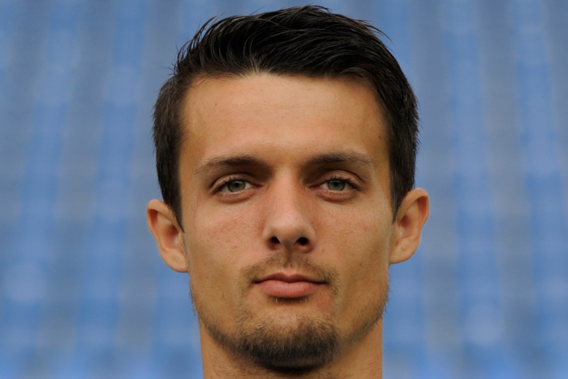 Záložník Luboš Kolár se z Liberce vrací do slovenské ligy. Záložník Luboš Kolár se z Liberce vrací do slovenské ligy.