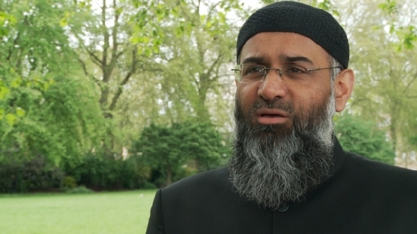 Duchovní Anjem Choudary nezastírá temné stránky islámu.