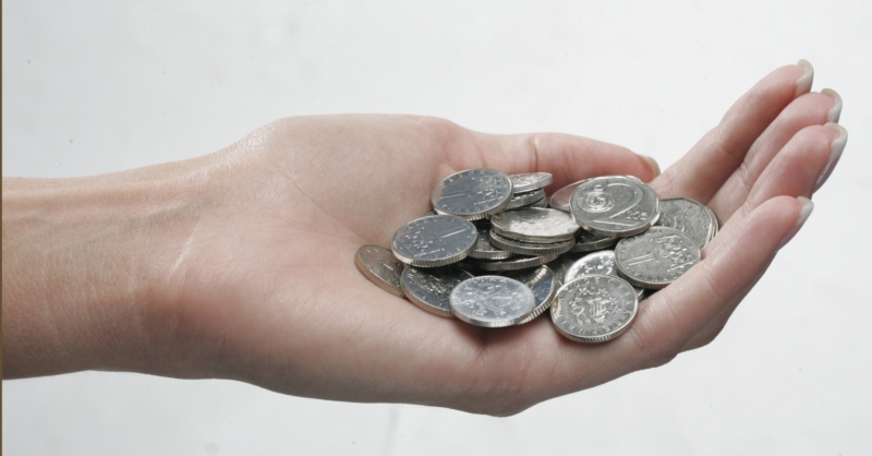 Česká měna výrazně klesá od pátku, kdy statistici zveřejnili údaje o prosincové a roční inflaci. Česká měna výrazně klesá od pátku, kdy statistici zveřejnili údaje o prosincové a roční inflaci.