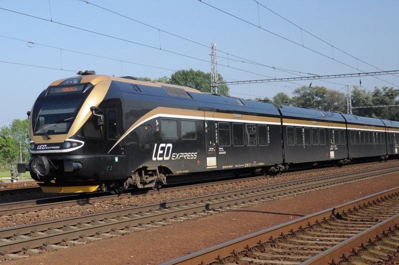 Typický černý vlak s přepychovým interiérem patří společnosti Leo Express. Typický černý vlak s přepychovým interiérem patří společnosti Leo Express.