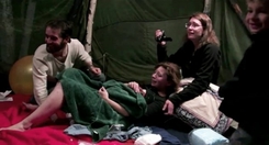 Reality show o porodu v přírodě.