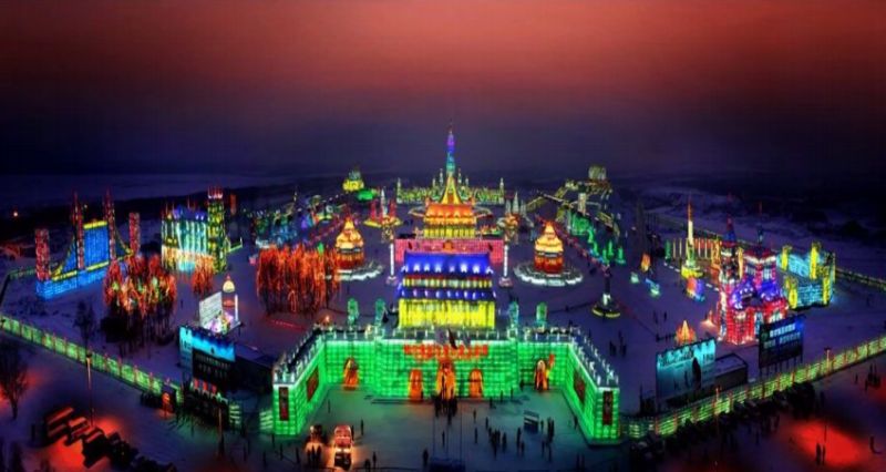 Oficiálně festival začíná vždy 5. ledna a trvá celý měsíc. Pokud je vhodné počasí, exponáty zůstávají přístupné i mnohem déle.