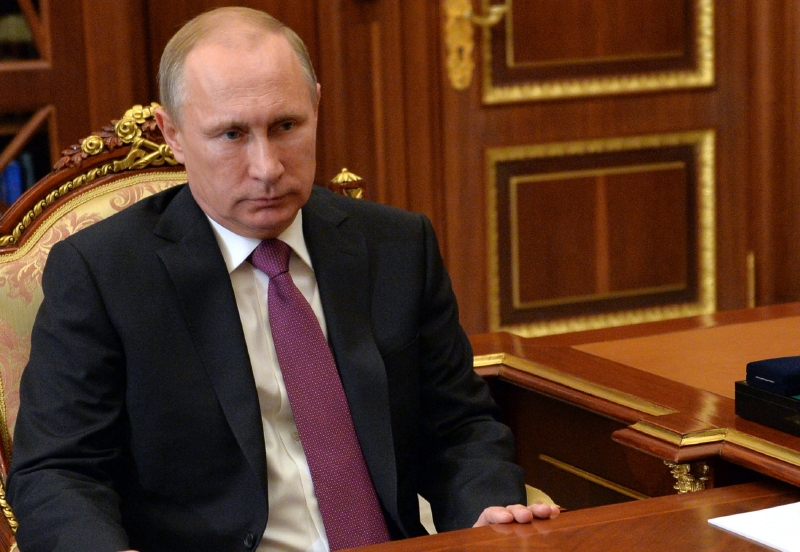 Ruský prezident Vladimir Putin je přesvědčený, že spory mezi západem a Ruskem se dají urovnat diplomatickou cestou. Ruský prezident Vladimir Putin je přesvědčený, že spory mezi západem a Ruskem se dají urovnat diplomatickou cestou.