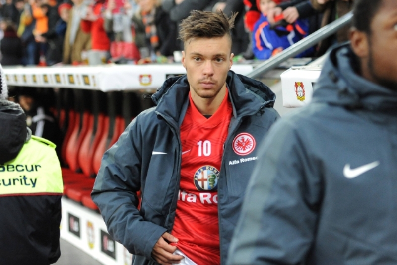 Václav Kadlec ve Frankfurtu nehraje.