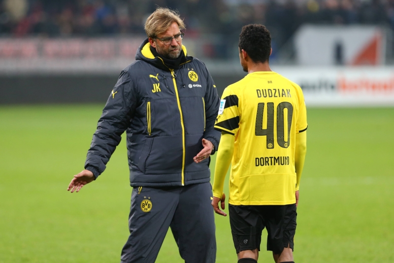 Energický trenér Borussie Dortmund Jürgen Klopp možná bude muset brzy doplnit šťávu. Energický trenér Borussie Dortmund Jürgen Klopp možná bude muset brzy doplnit šťávu.