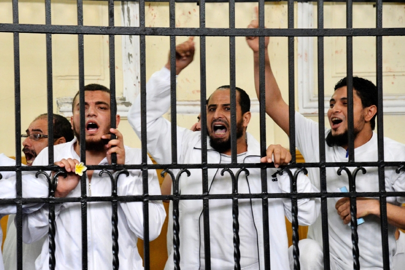 Islamisté před soudem v Egyptě.