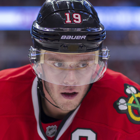 Kapitán Chicaga Jonathan Toews.