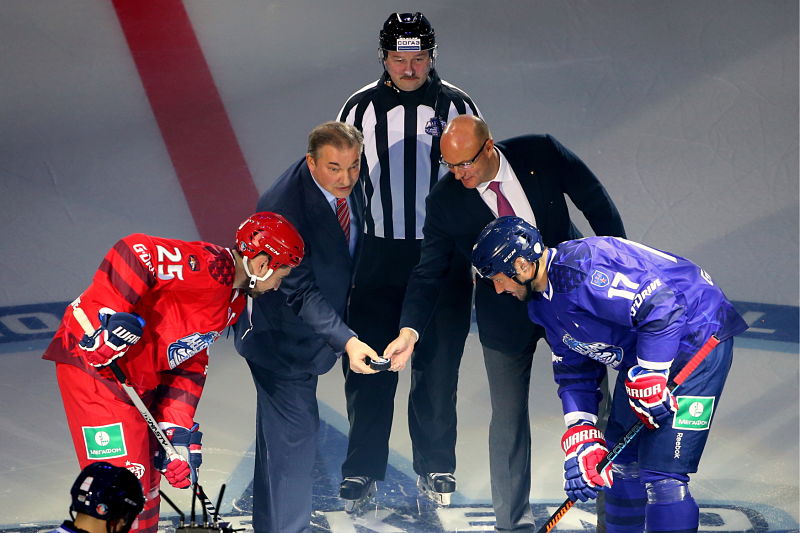 V Utkání hvězd KHL se radoval výběr Východní konference, který porazil Západ 18:16. V Utkání hvězd KHL se radoval výběr Východní konference, který porazil Západ 18:16.