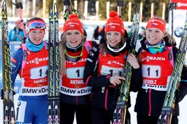 Česká štafeta: (zleva) Veronika Vítková, Gabriela Soukalová, Jitka Landová a Eva Puskarčíková.
