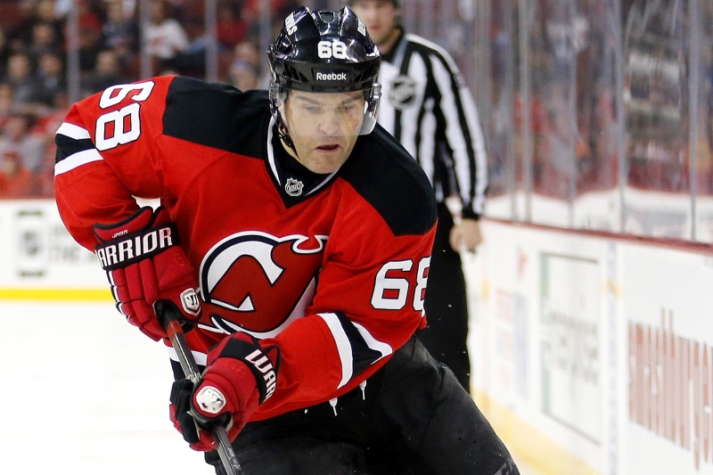 Hokejový útočník Jaromír Jágr se ve středečním zápase proti Torontu vrátí do sestavy New Jersey poté, co ze zdravotních důvodů vynechal tři utkání NHL. Hokejový útočník Jaromír Jágr se ve středečním zápase proti Torontu vrátí do sestavy New Jersey poté, co ze zdravotních důvodů vynechal tři utkání NHL.