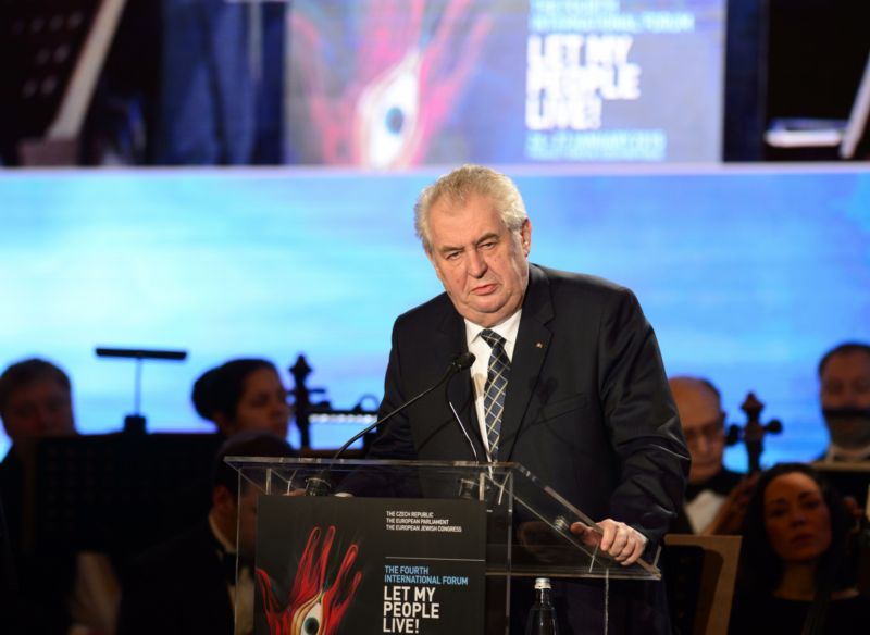 Prezident Miloš Zeman na pražské konferenci k výročí konce holokaustu. Prezident Miloš Zeman na pražské konferenci k výročí konce holokaustu.