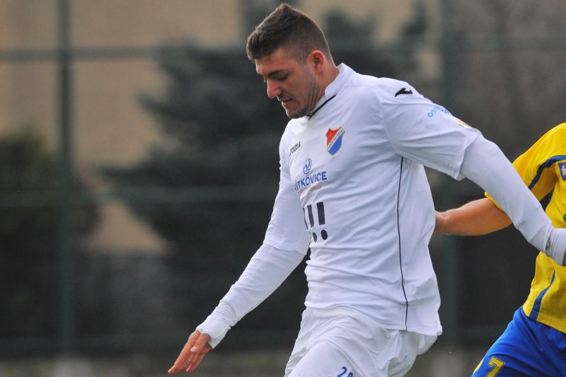 Fotbalový obránce Patrizio Stronati přestupuje z Baníku Ostrava do Austrie Vídeň. Fotbalový obránce Patrizio Stronati přestupuje z Baníku Ostrava do Austrie Vídeň.