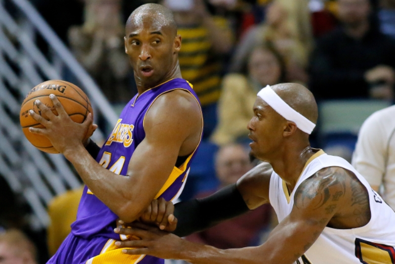 Kobe Bryant (vlevo).