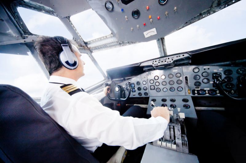 Situaci vyřešil druhý pilot, který dokázal s letadlem se 160 pasažéry přistát sám (ilustrační foto). Situaci vyřešil druhý pilot, který dokázal s letadlem se 160 pasažéry přistát sám (ilustrační foto).