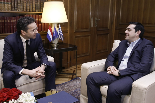Řecký premiér Alexis Tsipras (vpravo) při setkání s šéfem eurozóny Jeroenem Dijsselbloem.