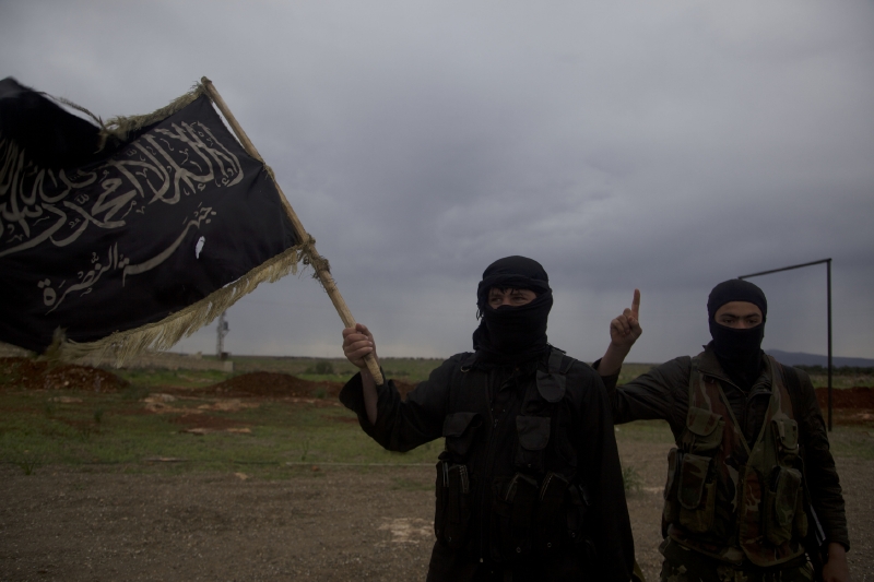Vojáci an-Nusra ve výcvikovém táboře pro sebevražedné atentátníky.