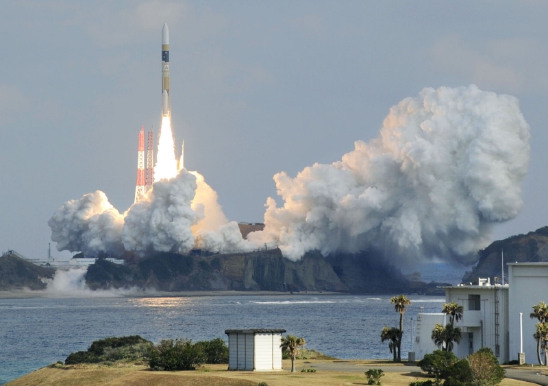 Start japonské rakety H2A se špionážní družicí.