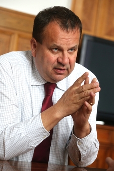 Ministr průmyslu a obchodu Jan Mládek (ČSSD).