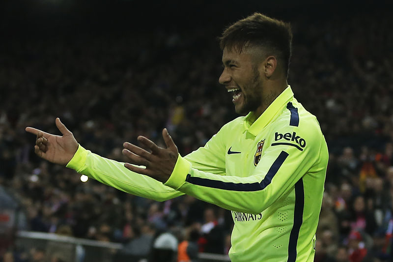 Prezident Barcelony Josep Bartomeu přece jen musí kvůli kontroverznímu přestupu brazilského fotbalisty Neymara z června 2013 před soud.
