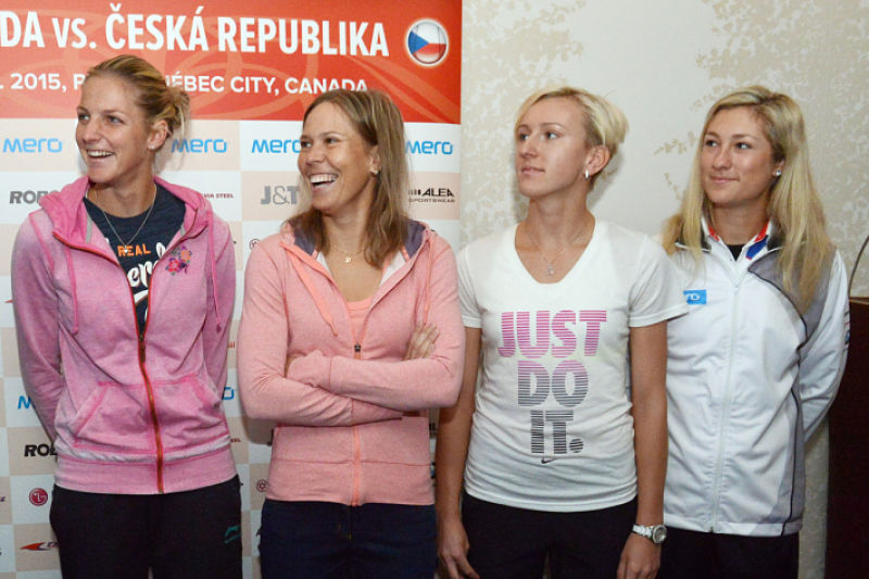 Výběr kapitána Petra Pály. Zleva: Karolína Plíšková, Lucie Hradecká, Tereza Smitková a Denisa Allertová.