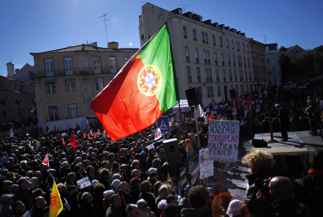 V Portugalsku se v minulých letech konalo proti úsporné politce mnoho demonstrací.