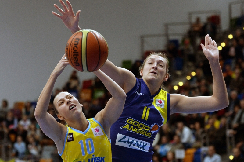 Lenka Bartáková a Katharina Fikielová (zleva).