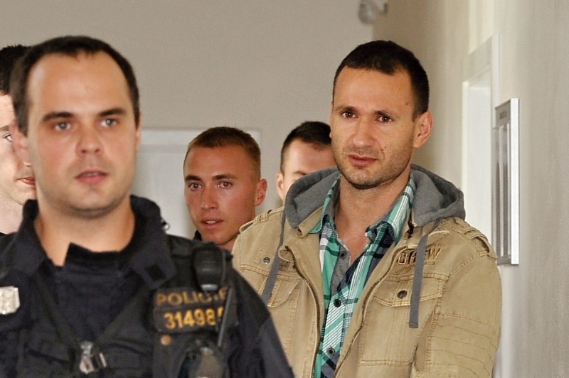 Muž obviněný z polití ženy kyselinou. Muž obviněný z polití ženy kyselinou.