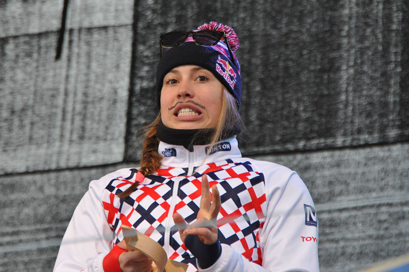 Olympijská vítězka ve snowboardcrossu Eva Samková předčasně ukončila sezonu.