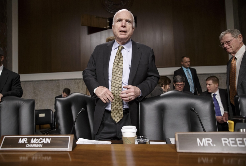 Republikánský politik John McCain je známý odpůrce a kritik Baracka Obamy. Republikánský politik John McCain je známý odpůrce a kritik Baracka Obamy.
