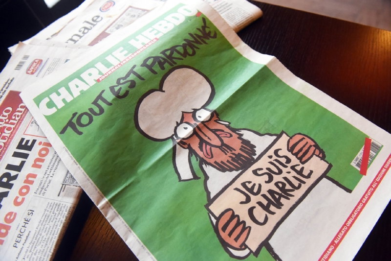 První obálka Charlie Hebdo po útoku na redakci.