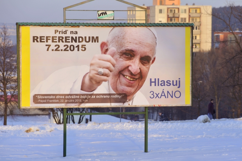 Billboard k referendu o rodině na sídlišti Klokočina v Nitře.