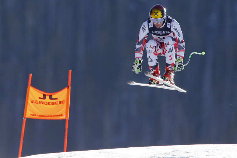 Marcel Hirscher z Rakouska nečekaně vyhrál superkombinaci na mistrovství světa v Beaver Creeku.